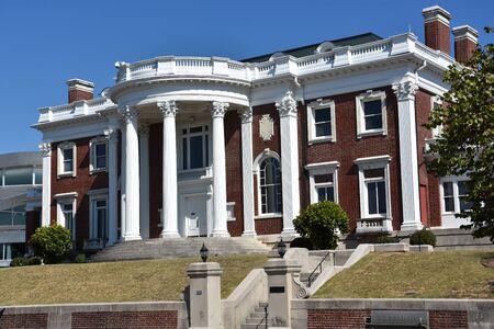 The Faxon-Thomas Mansion, the original Hunter Museum of American Art, in Chattanooga, Tennesseeのeditorial素材