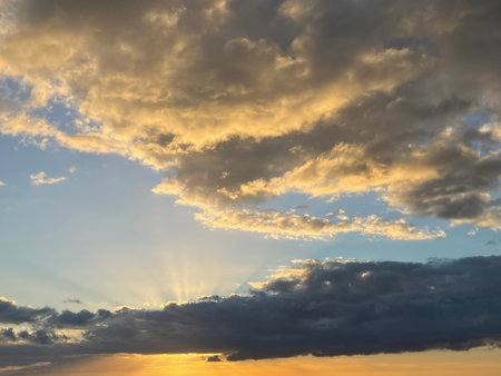 Sunset over the Pacific Ocean in Kailua Kona in Hawaiiの写真素材