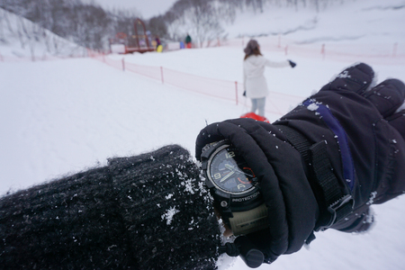 GALA YUZAWA, JAPAN MARCH 16, 2560 : Tourists are skiing put the clock G-Shock at Gala Yuzawa, JAPAN.のeditorial素材