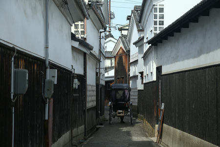 KURASHIKI, JAPAN - November 25 : Ancient Edo-style souvenir shop at kurashiki, JAPAN.のeditorial素材