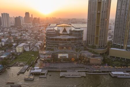 BANGKOK - FEB 23, 2019 : Icon Siam Mall with beautiful sunshine in the high angle at , ICONSIAM, Thailand.のeditorial素材