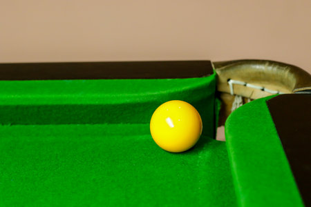 Snooker balls on green snooker tableの写真素材