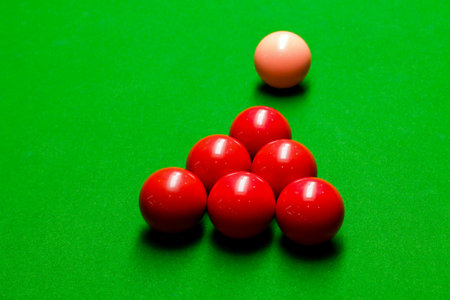 Snooker balls on green snooker tableの写真素材