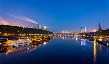 Weser River, major river of western Germany that serves as an important transport artery from Bremerhaven and Bremen.のeditorial素材