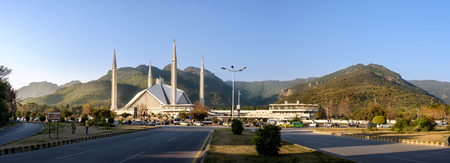 Panoramic view of Shah Faisal mosque, which is near the margalla hills in Islamabad, Pakistan.の写真素材