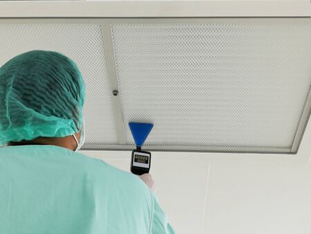 HEPA filter installation leak test - Cleanroom Testing & Certification.