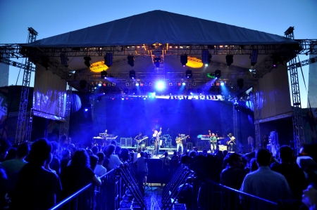 CLUJ-NAPOCA - JULY 18  Artist Alborosie from Jamaica performs live on the stage at the Peninsula   Felsziget Music Festival  On July 18, 2013 in Cluj Napoca, Romania のeditorial素材