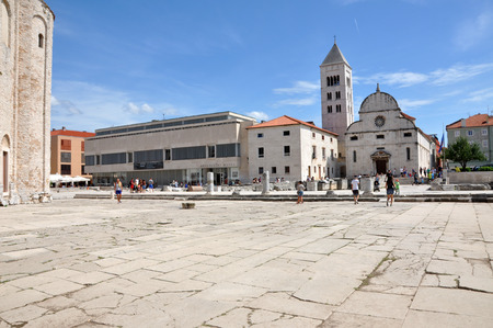ZADAR, CROATIA - AUGUST 25: Unidentified tourists visiting the Stari Grad (Old Town) of the Unesco heritage city of Zadar. On 25 August, in Zadar, Croatiaのeditorial素材