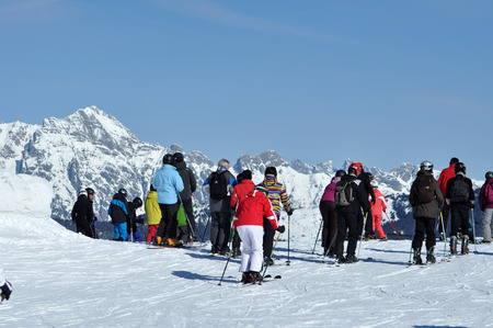 KAPRUN, AUSTRIA - MARCH 6: Unidentified skiers enjoy the last ski week of the season in the Kitzsteinhorn ski resort on March 6, 2012 in Kaprun, Austriaのeditorial素材
