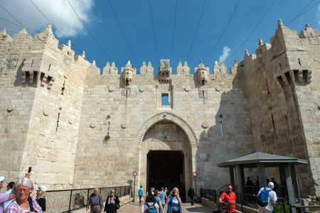 JERUSALEM, ISRAEL - MAY 15, 2018: Tourists visiting the Damascus gate, one the main entrance to the Old City of Jerusalemのeditorial素材
