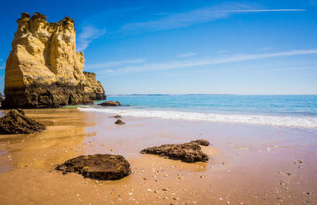 Praia da Dona Ana beach in Lagos, Algarve, Portugalの写真素材
