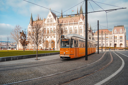 Yellow tram in Budapestのeditorial素材