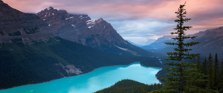 Lake Louise, Banff National Park, Alberta, Canada. Beautiful panoramic viewの写真素材