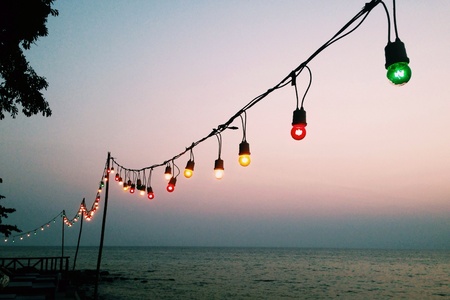 Light bulb with the seaの素材