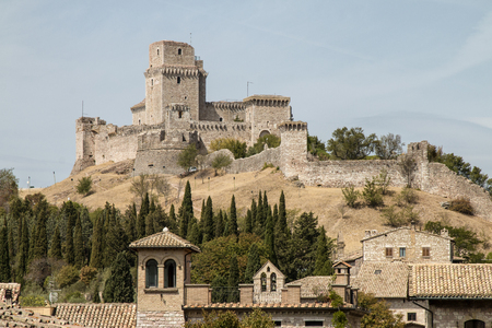 The fortress Maggiore dominates for more than eight hundred years the citadel of Assisi and the valley of the Tescio, constituting the most valuable fortification for their defense.のeditorial素材