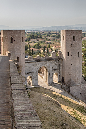 The Venere door is one of the six urban gates of the Umbrian town of Spelloのeditorial素材