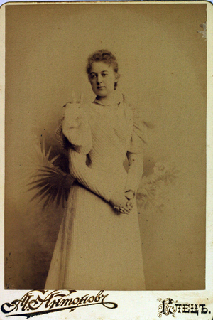 Cabinet portrait