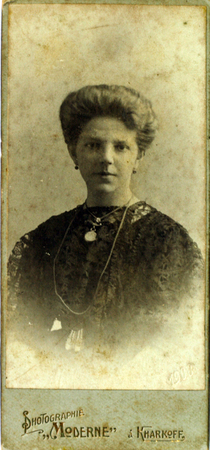 Cabinet portrait