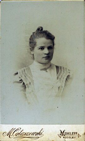 Cabinet portrait