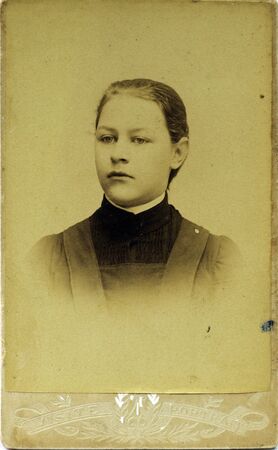 Cabinet portrait