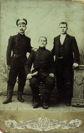 Cabinet portrait