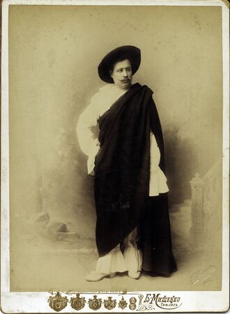 Cabinet portrait