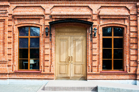 Gorgeous door and windows in old building.
の写真素材