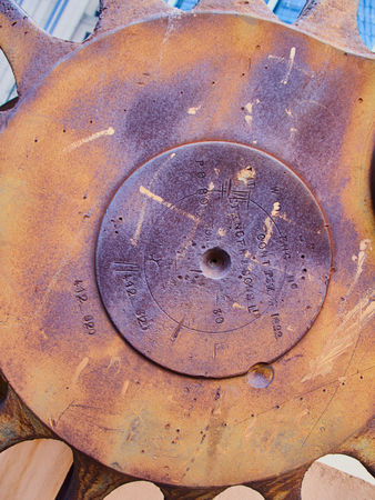 Iron hub with shaft in the rustの写真素材