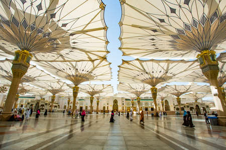 AL MADINAH KINGDOM OF SAUDI ARABIA -APril-2018:, Muslim pilgrims visiting the beautiful nabawi mosque,MADINA.のeditorial素材