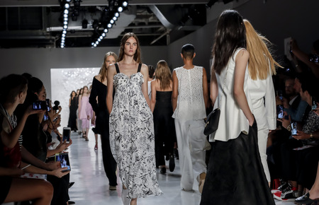 New York, NY, USA - September 7, 2017: Models walk runway for the Noon by Noor Spring/Summer 2018 runway show during New York Fashion Week at Skylight Clarcson Sq., Manhattanのeditorial素材