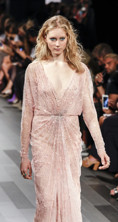 New York, NY, USA - September 7, 2017: A model walks runway for the Tadashi Shoji Spring/Summer 2018 runway show during New York Fashion Week at Skylight Clarkson Sq., Manhattanのeditorial素材