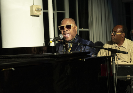 New York, NY - October 13, 2018: Davell Crawford performs at Loft Party A Night for the Soul for Jazz Foundation of America at Hudson Studios, Manhattanのeditorial素材