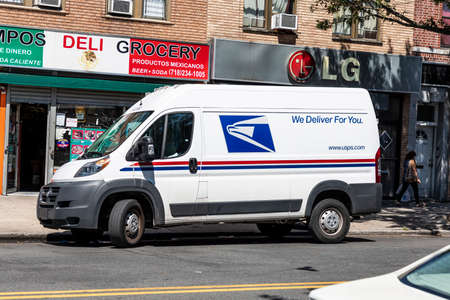 Brooklyn, NY, USA - August 18, 2020: Postal truck seen on the steets of Brooklyn amid postal crisis, COVID-19 and upcoming elections.のeditorial素材