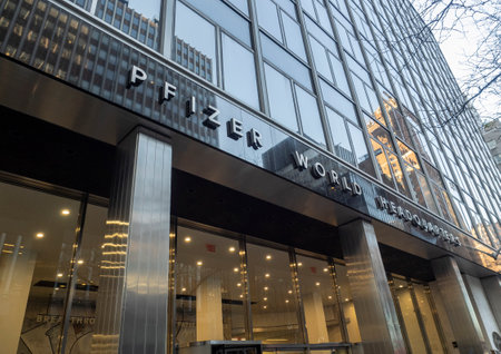 New York, NY, USA - December 10, 2020: Exterior of the Pfizer World headquarter buiding exterior. Pfizer Inc. is an American multinational pharmaceutical corporation. It is one of the world's largest pharmaceutical companies. Pfizer is on the final stage のeditorial素材