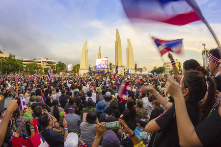 BANGKOK,THAILAND - NOVEMBER 24, 2013   Anti-government protesters to the Democracy Monument  The protest Against The Amnesty bill  Many anti It does not show the number of people on TV news のeditorial素材