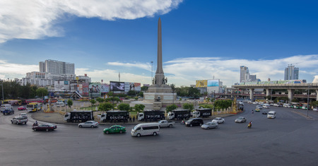 Victory monument ,Bangkok ,Thailand - May 31 ,2014. Thai Army prepare their defensive line for anti riot after Thai Royal Army coup d'etat on May 23,2014 in Bangkok ,Thailand.のeditorial素材