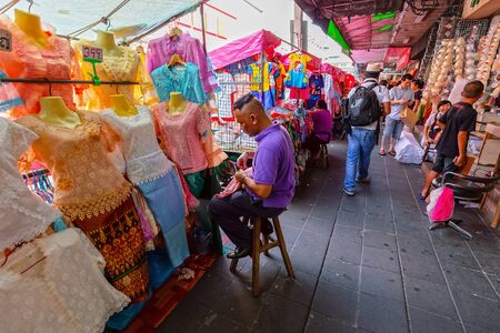 BANGKOK, THAILAND - 22 Dec 2018  : Unidentified people shop at a market in Little India. Little India is an ethnic neighborhood surrounding Phahurat Roadのeditorial素材