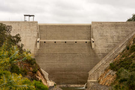 Canberra, Australia â July 5 2019: Canberraâs Cotter Dam Wall. Located at Cotter Reserve, the Cotter Dam supplies Canberra with drinking water, and has a dam wall of 87m, which was completed in 2013.のeditorial素材