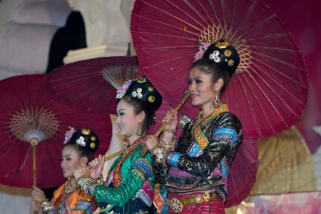 CHIANGMAI, THAILAND - JANUARY 3: Unidentified thai lanna style classical dance show during the "miss chiangmai contest 2012" at Chiangmai province on January 3, 2012 in Chiangmai, Thailand.のeditorial素材