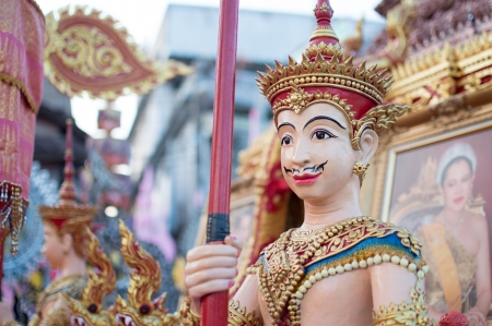 SURAT THANI - NOVEMBER 4: "NGAN DUAN SIB" Traditional of buddhist festival; Decorations of the parade on November 4, 2012 in surat thani, Thailand.のeditorial素材