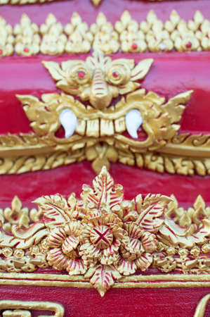 SURAT THANI - NOVEMBER 4: "NGAN DUAN SIB" Traditional of buddhist festival; Decorations of the parade on November 4, 2012 in surat thani, Thailand.のeditorial素材