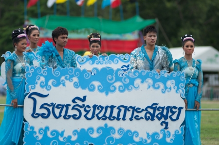 KO SAMUI,SURAT THANI - JULY 17 : Unidentified Thai students 13 - 16 years old in ceremony uniform during sport parade on July 17, 2013 in ko samui, Surat Thani, Thailand.のeditorial素材
