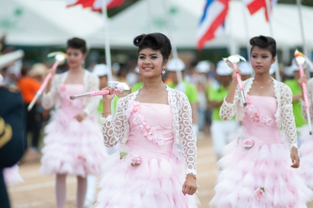 kO SAMUI,SURAT THANI - JULY 19 : Unidentified Thai students 13 - 16 years old  in ceremony uniform during sport parade  on July 19, 2012 in ko samui, Surat Thani, Thailand.のeditorial素材