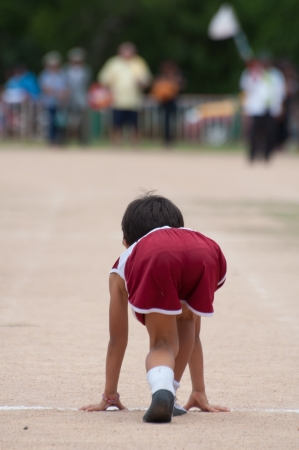 kO SAMUI,SURAT THANI - JULY 18 :Unidentified Thai students 4 - 6 years old athletes in action during sport day on July 18, 2012 in ko samui, Surat Thani, Thailand.のeditorial素材