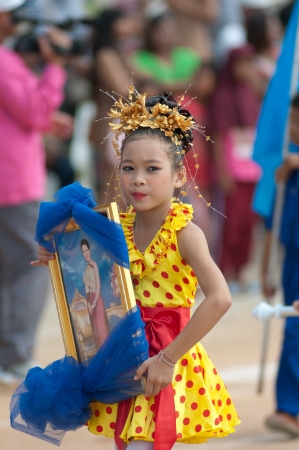 KO SAMUI,SURAT THANI - JULY 18 : Unidentified Thai students 4 - 7 years old in ceremony uniform during sport parade on July 18, 2012 in ko samui, Surat Thani, Thailand.のeditorial素材