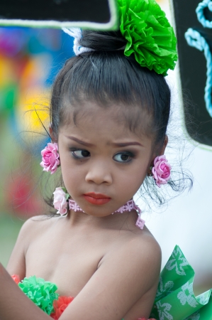 KO SAMUI,SURAT THANI - JULY 18 : Unidentified Thai students 4 - 7 years old in ceremony uniform during sport parade on July 18, 2012 in ko samui, Surat Thani, Thailand.のeditorial素材