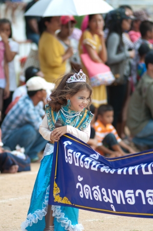 KO SAMUI,SURAT THANI - JULY 18 : Unidentified Thai students 4 - 7 years old in ceremony uniform during sport parade on July 18, 2012 in ko samui, Surat Thani, Thailand.のeditorial素材