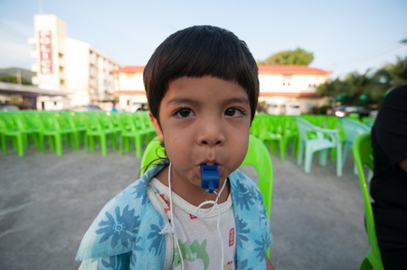 KO SAMUI - NOV 6: An unidentified anti-government protester joins a several hundred strong rally in opposition to a contentious government sponsored amnesty bill on Nov 6, 2013 in Ko samui, Suratthani, Thailand.のeditorial素材