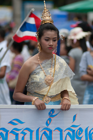 SURAT THANI - OCTOBER 20: "NGAN DUAN SIB" Traditional of buddhist festival; Decorations of the parade on October 20, 2013 in Surat Thani, Thailand.のeditorial素材