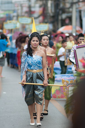 SURAT THANI - OCTOBER 20: "NGAN DUAN SIB" Traditional of buddhist festival; Decorations of the parade on October 20, 2013 in Surat Thani, Thailand.のeditorial素材